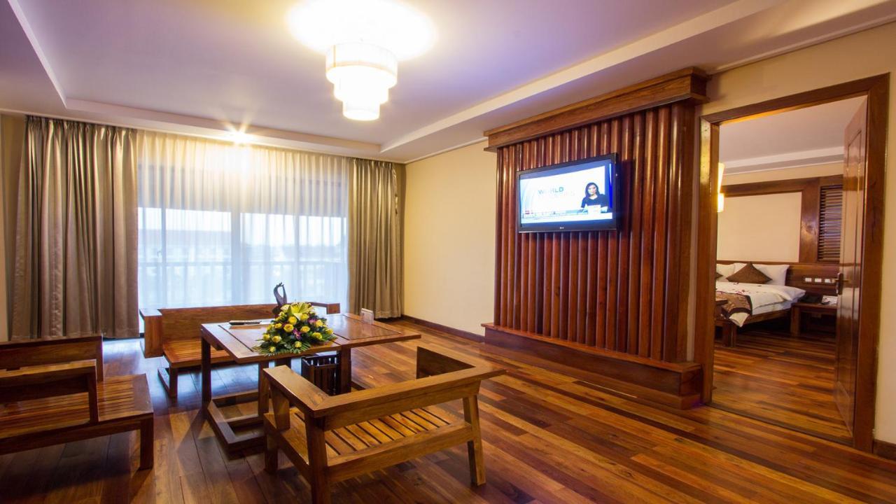 Royal Empire Premium Hotel Siem Reap Eksteriør bilde